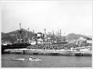 青森港 ラワン材荷揚げ風景(昭和47年)